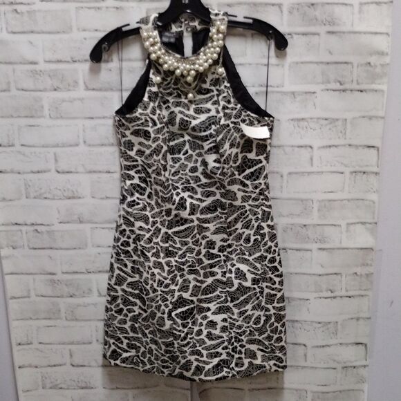 Muse dress - Picture 1 of 3